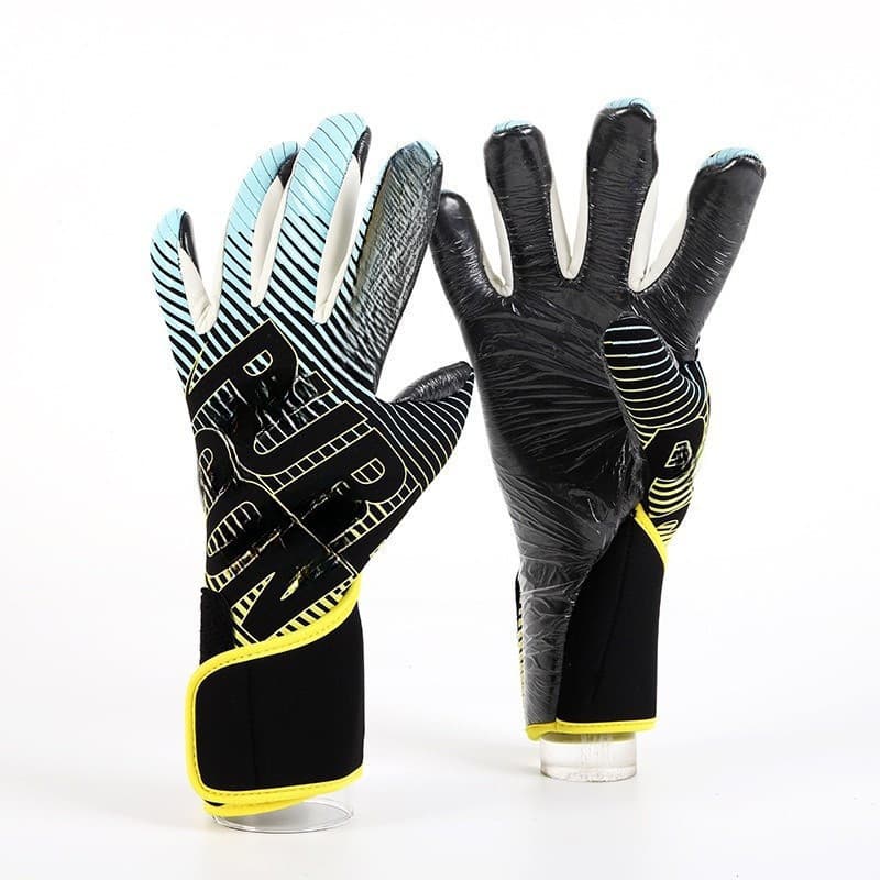 Novo Estilo De Luvas De Goleiro De Futebol Profissional Para Crianças E Adultos , Látex Durável Grosso Especial .