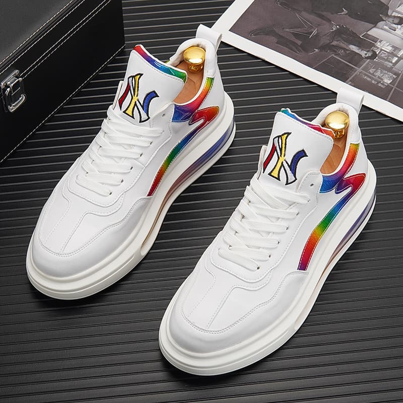 Tênis coloridos masculinos 2026 novo estilo Mid-Top sapatos brancos Street Wear aumento interno esportes sapatos casuais