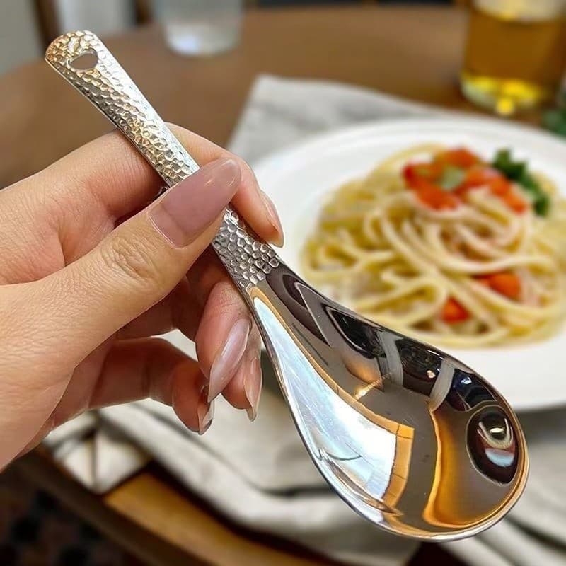 Colher de ponto de martelo estilo retrô, colher de aço inoxidável com padrão de martelo, colher de jantar espessada para