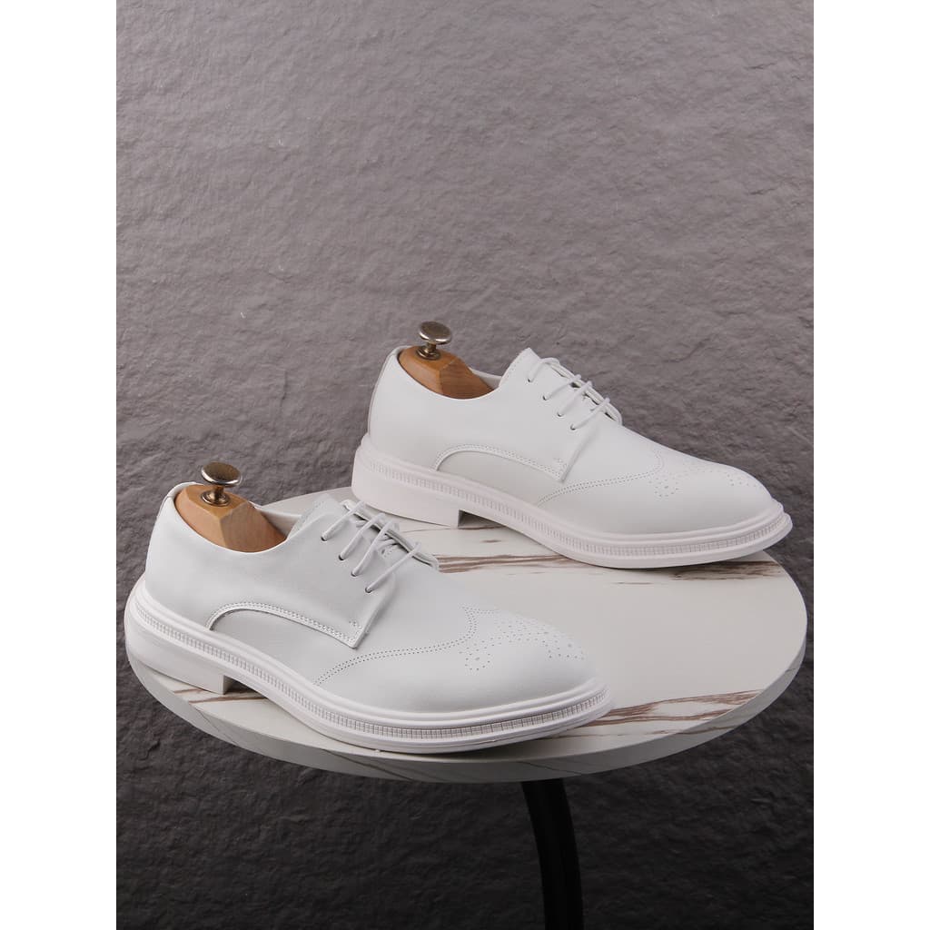 Estilo britânico sapatos de couro branco masculino negócios Casual rendas esculpido Brooke versão coreana na moda sapato