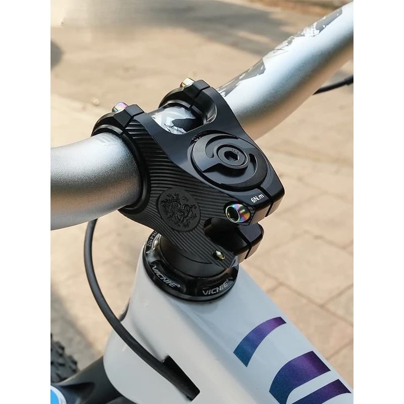 Novo guidão reto de bicicleta com padrão de dragão, 31.8 * 35mm, em liga de alumínio CNC de alta resistência.