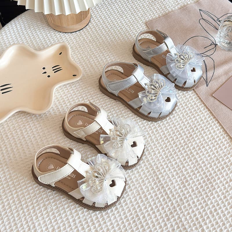 2026 verão novo estilo meninas sola macia antiderrapante arco moda princesa Toe sandálias