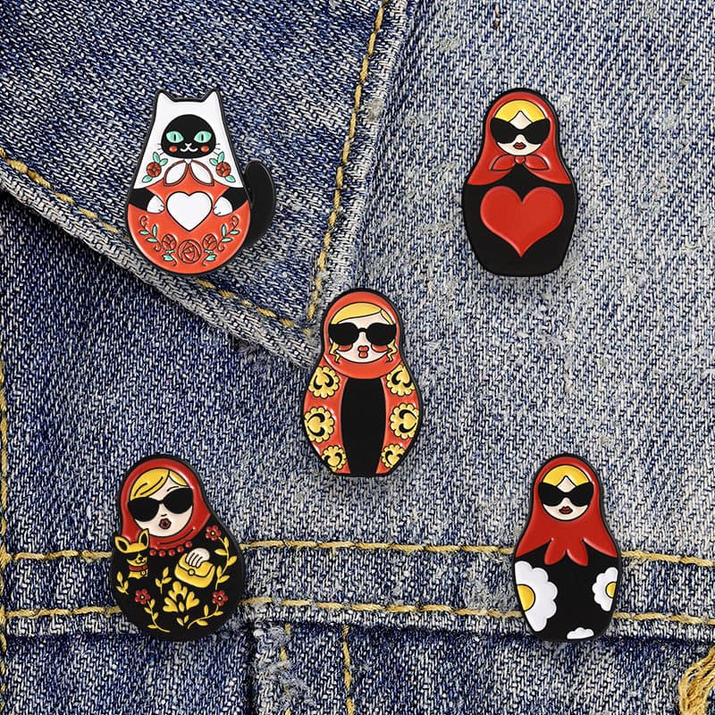 Russo Matryoshka Boneca Menina Gato Esmalte Broche Moda Acessórios De Roupas Mochila Crachá Jóias Presente