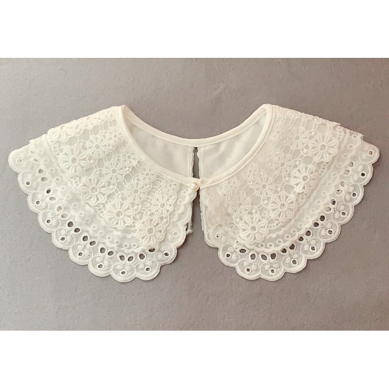 Colar falso feminino All-Match colar falso bordado boneca colar renda manto oco colar decorativo renda exterior pequeno