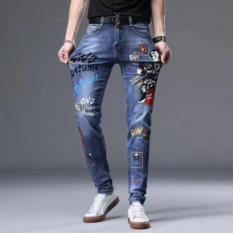 ❤Novidades❤ Primavera na moda único Jeans masculino versão coreana Street Wear magro-ajuste pés pequenos bordado emblema