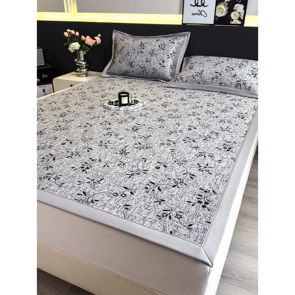 Classe a Novo Estilo Yi Lun Cool Mat Tapete de Seda Gelo Colchão de Três Peças Colchão Lençol Modelo Lavável à Máquina D