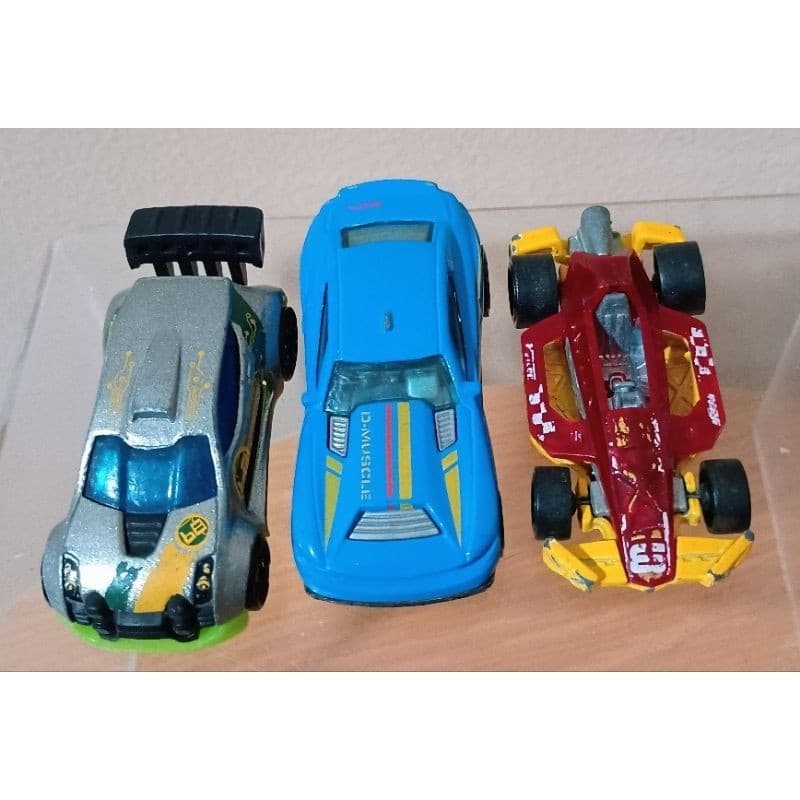 Carrinhos Hot Wheels lote c/ 3 carrinhos usados