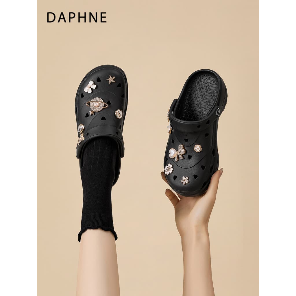 Daphne nuvem buraco sapatos femininos 2026 novo estilo verão deslizamento em sandálias de praia sola macia sandálias con