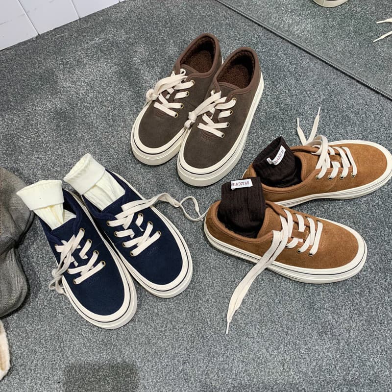 Versão de pele de carneiro ~ Uva Mãe Mesmo estilo Dedo do pé redondo Sola grossa Lace-Up Sapatos de lona com aumento int