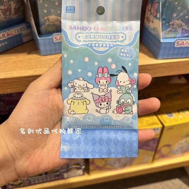 Produto famoso Sanrio Family Bath Series Folha de flandres Crachá Mistério Bolsa Decoração Jogo da moda
