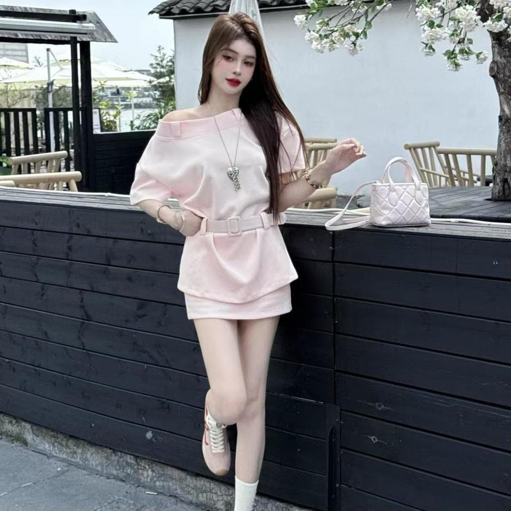 [50% de desconto em promoção] Coreano Casual elegante ombro inclinado solto manga curta Top cintura alta saia evasê tern