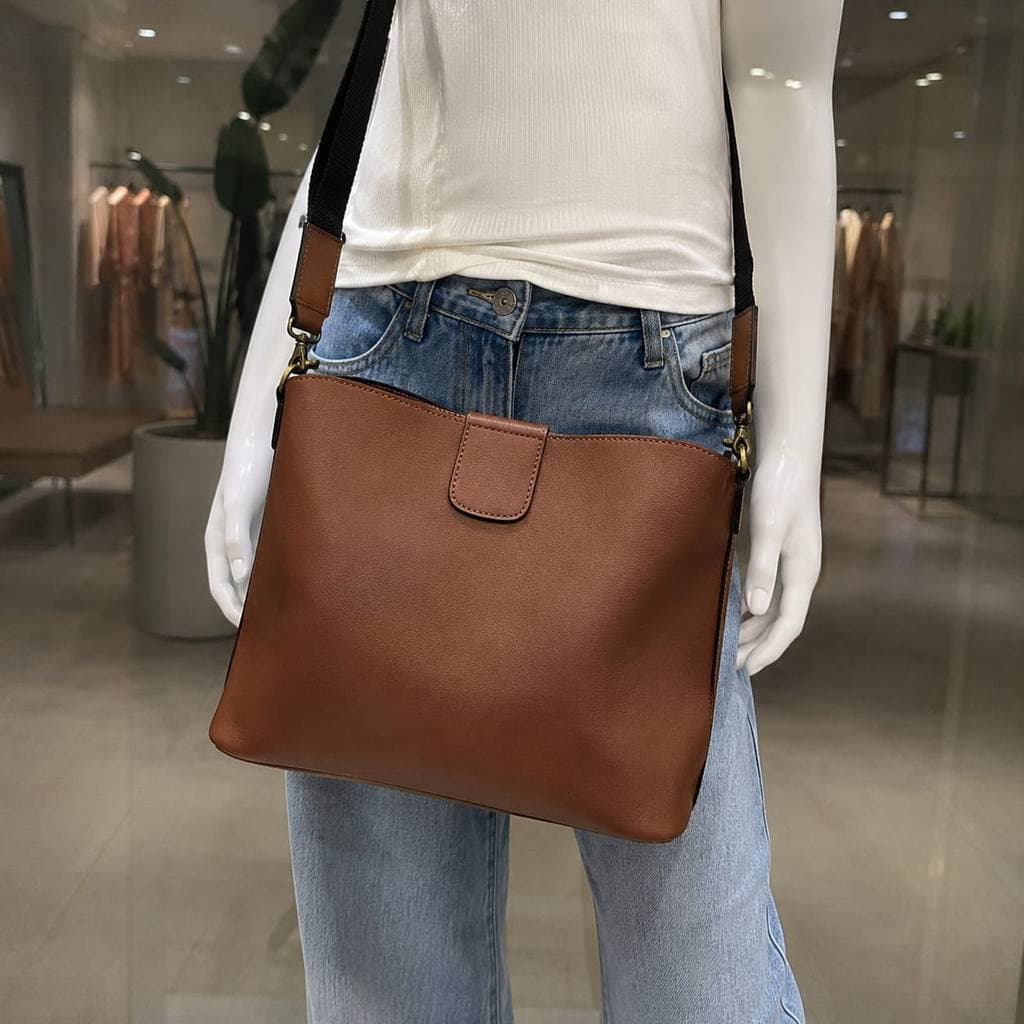 Bolsa Feminina Casual Tiracolo Transpassada Estilosa