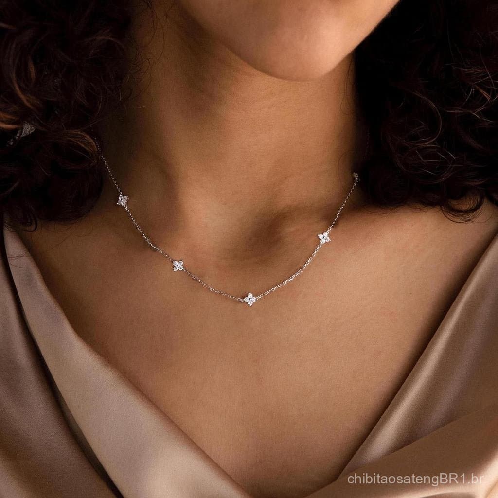 Colares Delicados de Prata e Ouro para Mulheres, Gargantilha Fofa com Diamantes Simulados, Colar Simples para Camadas co