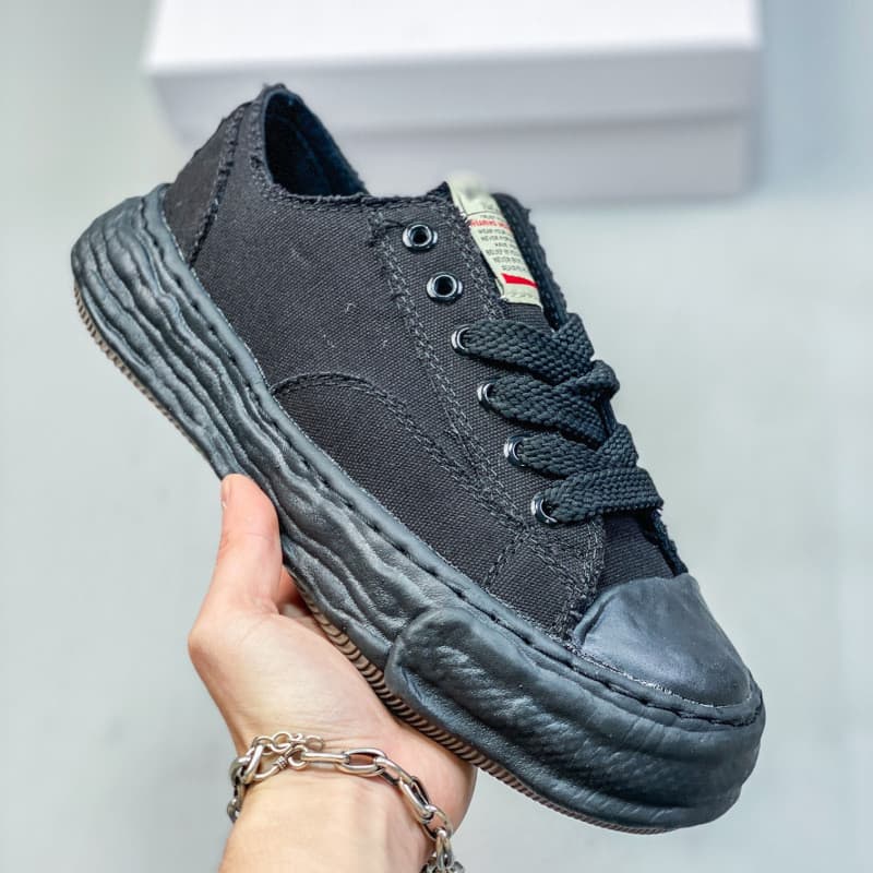Sapatos de cano baixo com biqueira rígida, tênis de lona com sola grossa, sapatos masculinos que aumentam a altura, têni