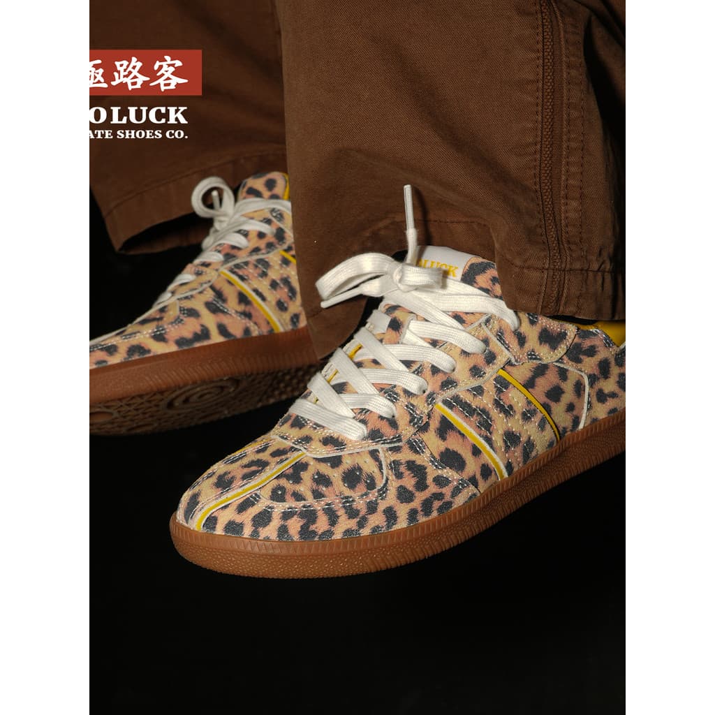 Jiluke 2026 novo estilo leopardo impressão borda série Retro tênis masculino feminino estilo casal sapatos de sola fina