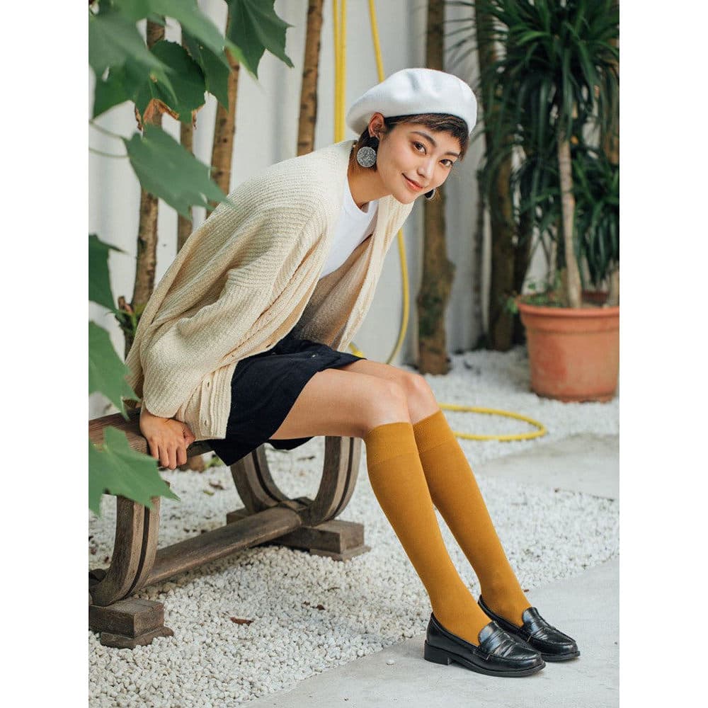 Cor sólida básica versão coreana estilo Preppy meias de cano médio femininas na altura do joelho meias de panturrilha, m