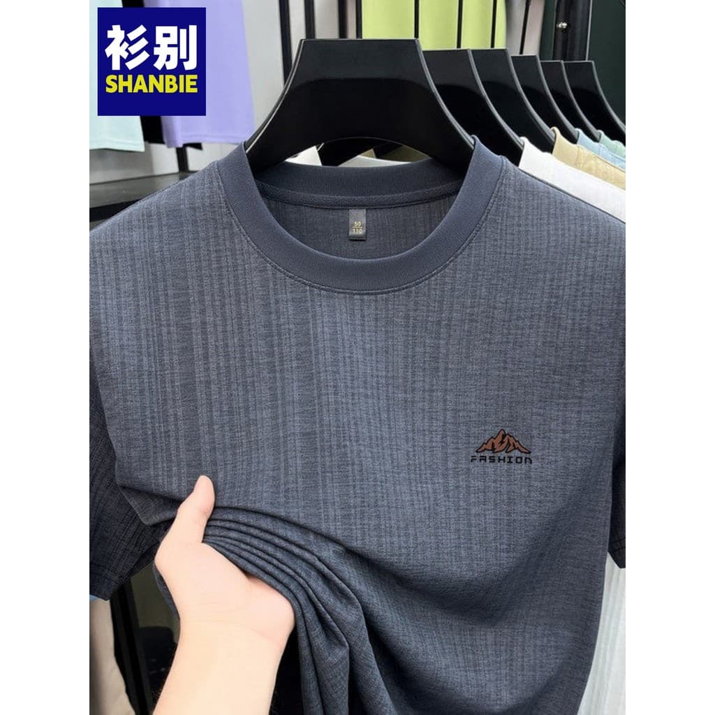 2026 novo estilo de seda gelo em torno do pescoço de manga curta camiseta masculina verão respirável solto High-End ônib