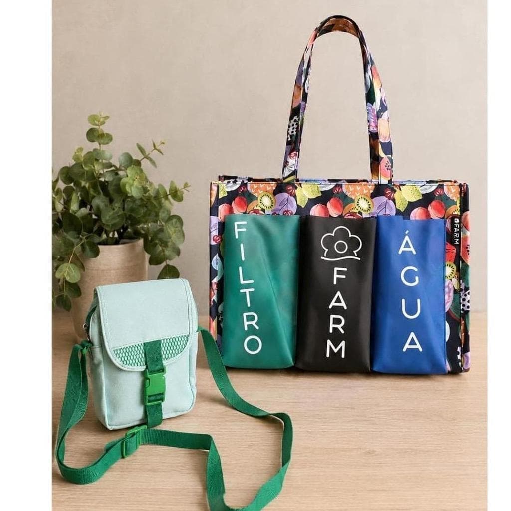 Kit Bolsa Estampada praia, piscina e clube + Bolsinha Transversal lisa pratica dia a dia