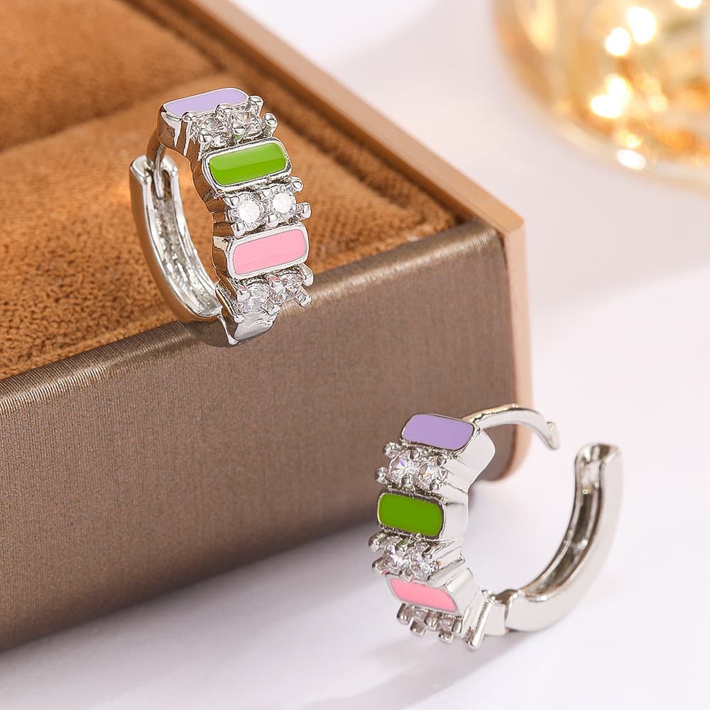 Brincos coloridos de zircônia incrustada, brincos simples e requintados com gotejamento de óleo