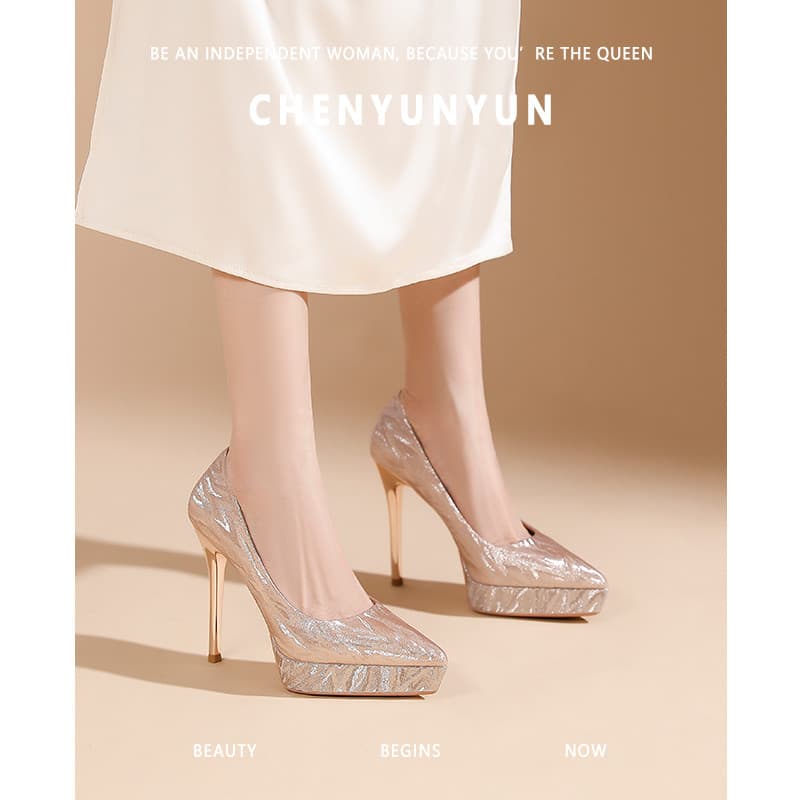 [Chen Yunyun] Plataforma colorida champanhe salto alto feminino salto Ultra alto bico fino banquete vestido de dama de h