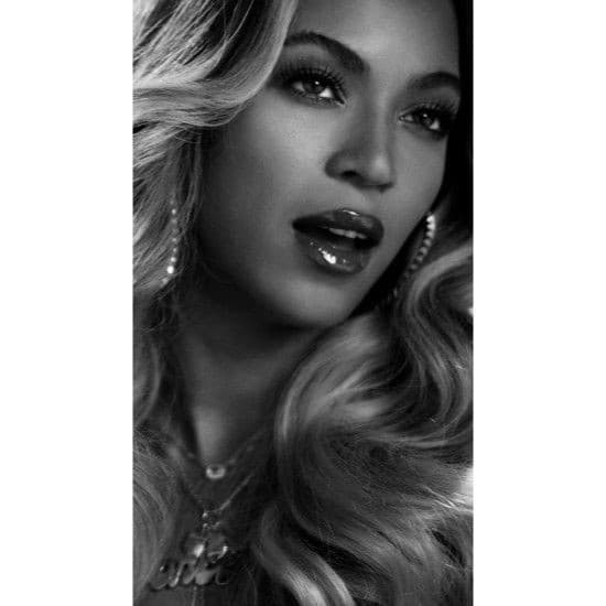 QUADRO DECORATIVO PLACA MDF-BEYONCÉ PRETO E BRANCO