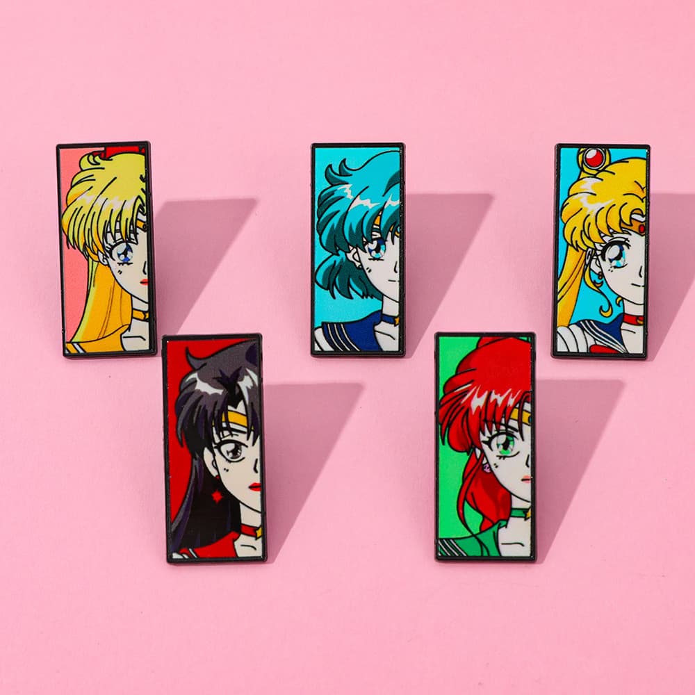 [5pçs] Broches de Liga Sailor Moon - Decora Roupas e Mochilas