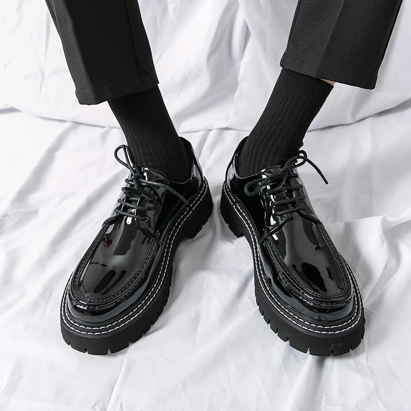 Sapatos de couro masculinos brilhantes inverno de sola grossa britânico negócios Formal Wear Casual aumento interno comb
