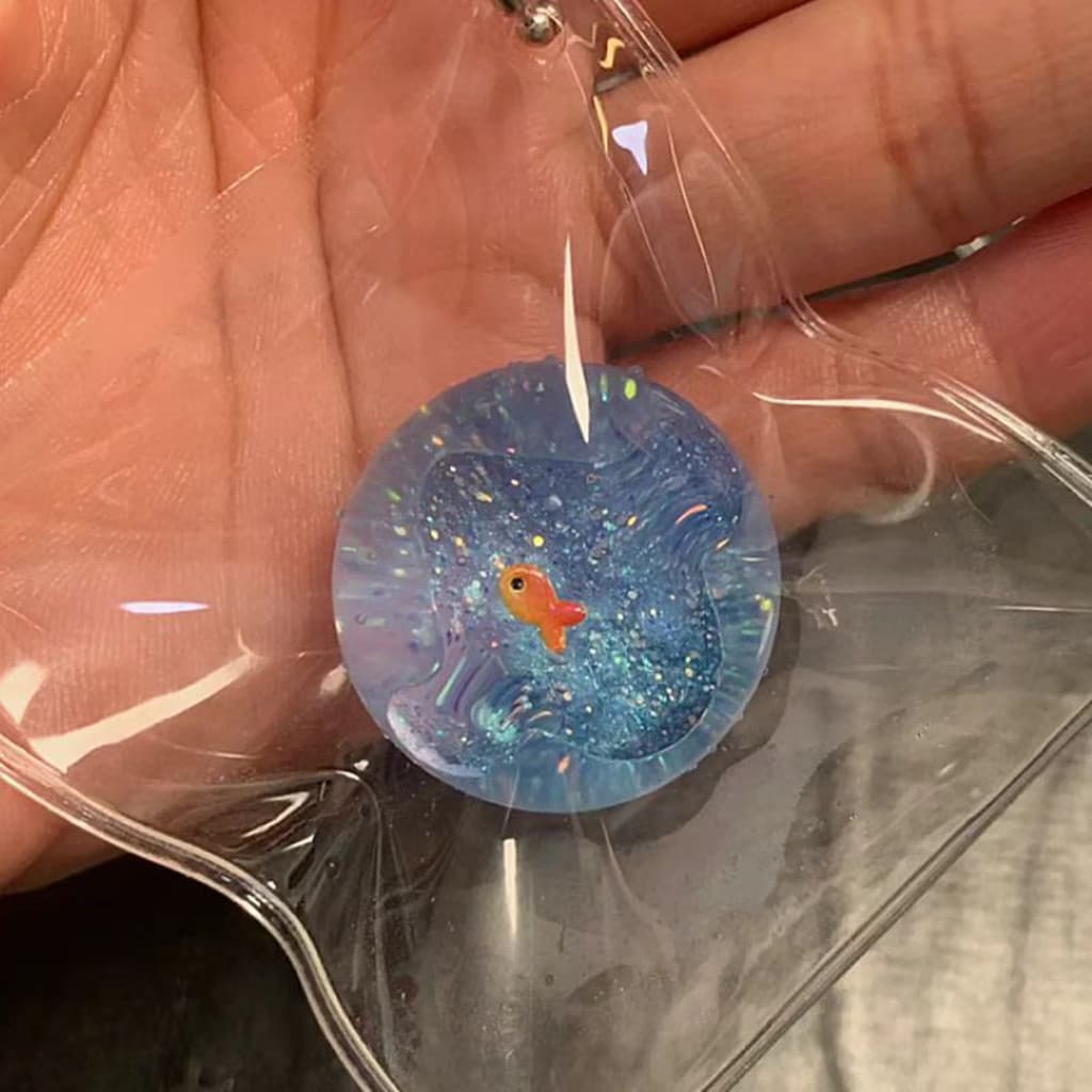 [Cute Stress Relief] Ocean Planet Goldfish Squishy Keychain/Fidget Toy/Stress Relief Charm/Keychain Toy/Glitter Decorati