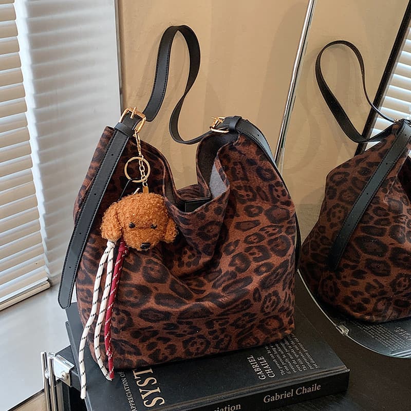 High-End nicho Design sacola feminina novo estilo outono inverno Retro axilas saco All-Match Commuter bolsa de ombro