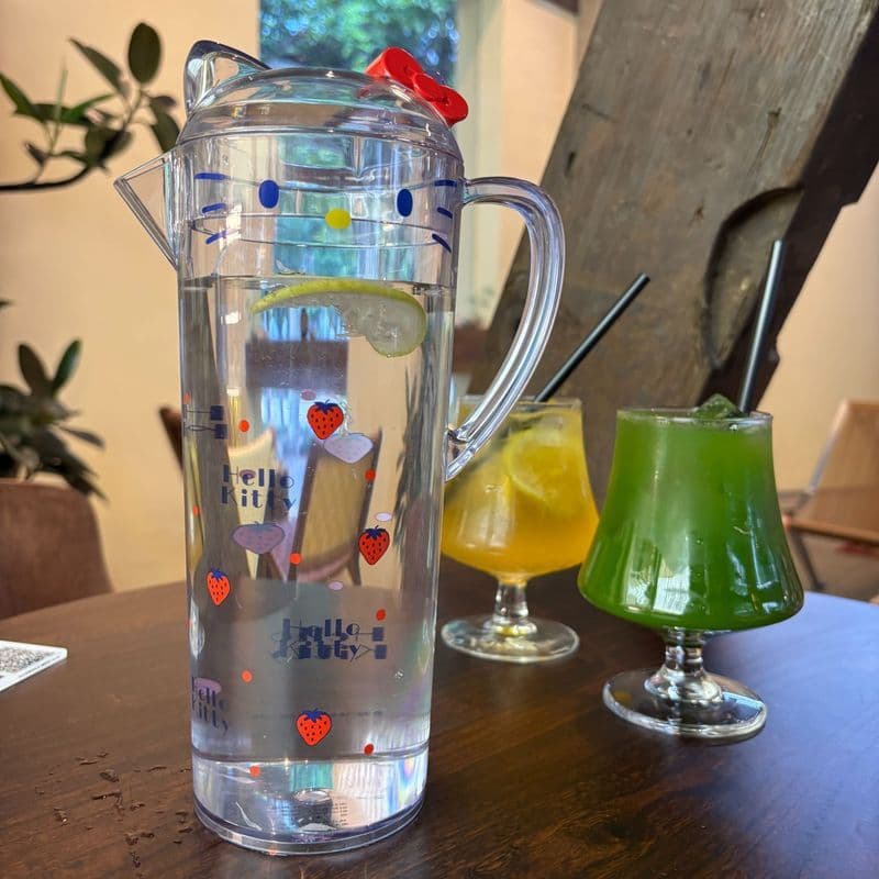 KT Melody Garrafa de água fria portátil de grande capacidade de desenho animado de alto valor verão estilo INS suco bebi