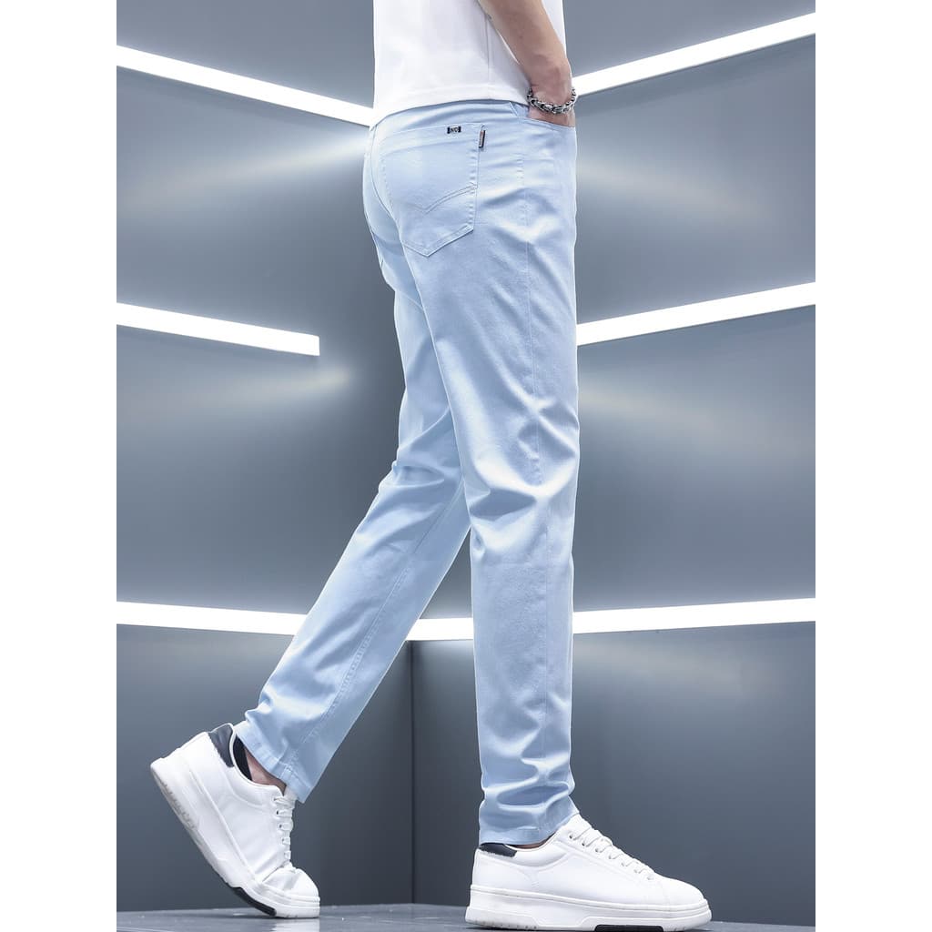 2026 novo estilo High-End calças de brim masculinas verão estilo fino verão fino-ajuste pés pequenos cor clara calças az