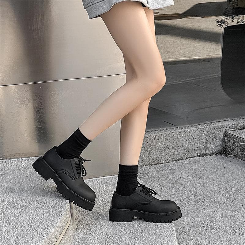 Casal sapatos femininos de sola macia preto pequenos sapatos de couro 2025 primavera outono novo estilo All-Match rendas