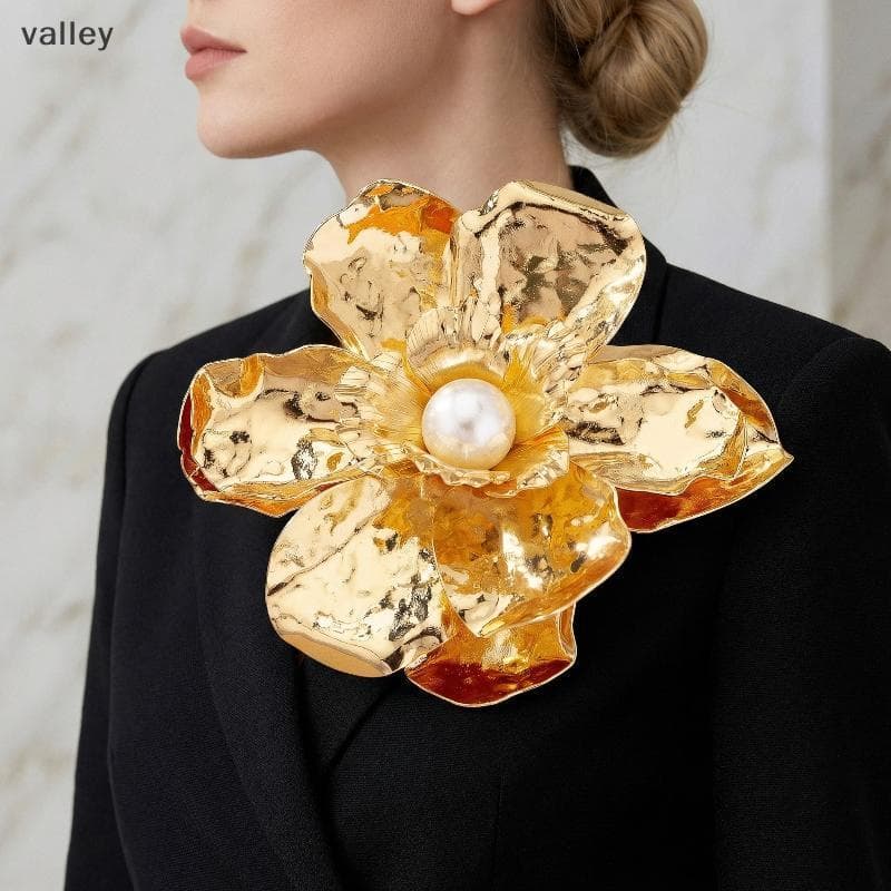 [VLY] Broche De Flor Dourada Em Camadas 3D Para Mulheres , Alfinete De Gola Elegante Vintage , Vestido De Suéter Exclusi