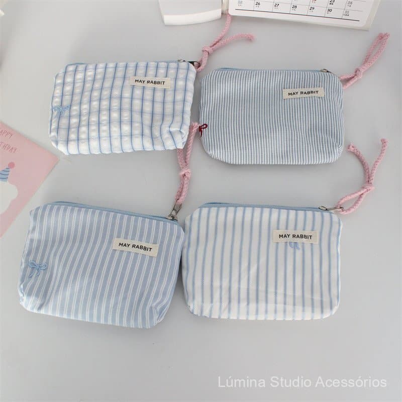 Carteira Feminina Pequena Listrada com Zíper | Porta Moedas Compacta com Laço para Bolsa
