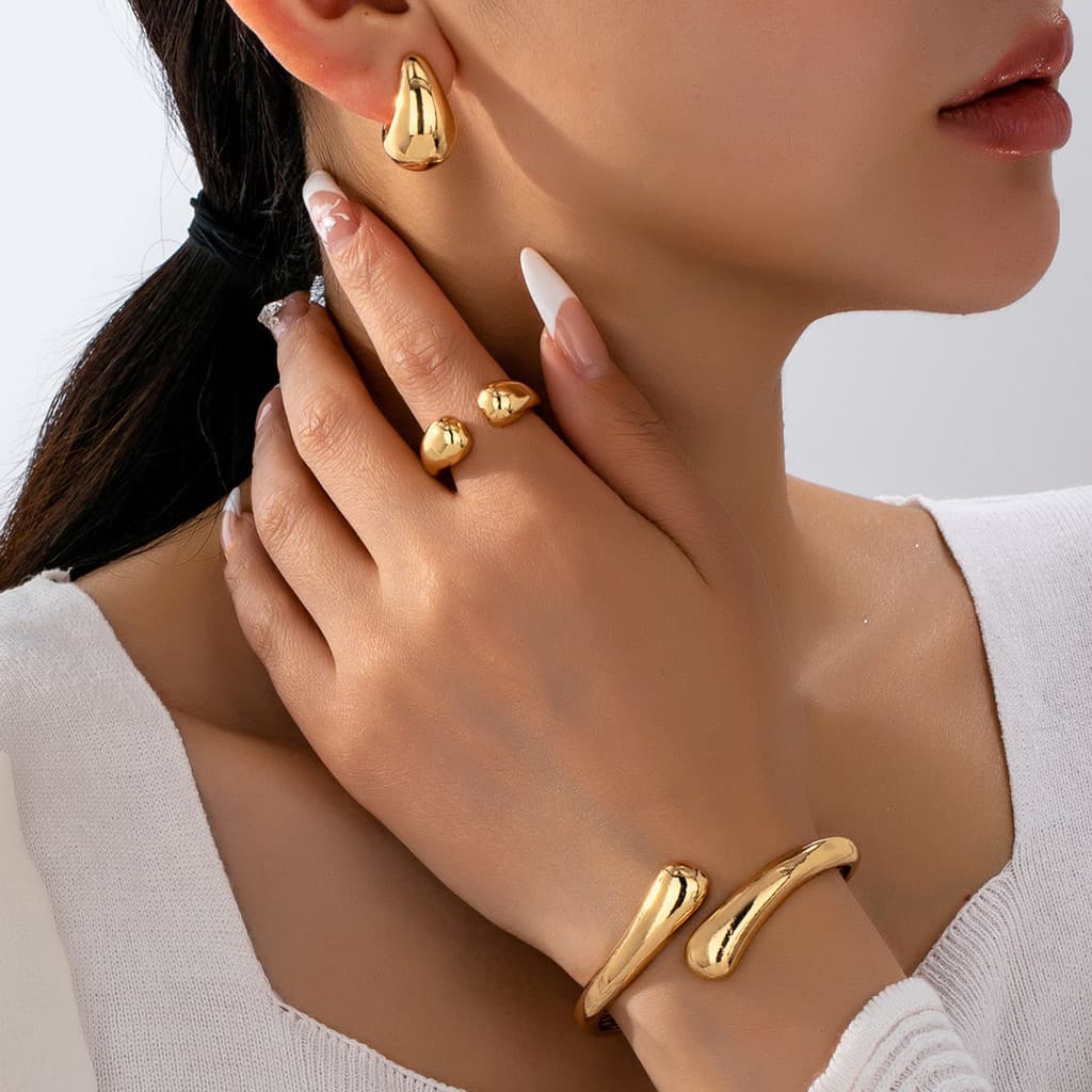 [Estoque pronto] Pulseira aberta em forma de gota leve luxo All-Match brincos de alta qualidade conjunto de pulseira de