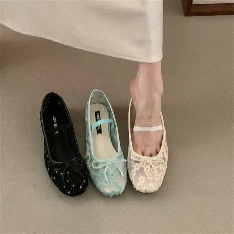 Calçados femininos de salto baixo com bico redondo, sola macia, superfície em malha, sapatos elegantes.