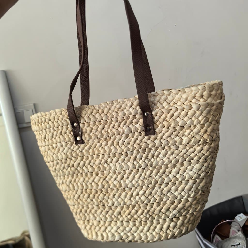 Branco médio Natural palha tecido feminino de um ombro portátil tecido praia vestindo pares foto férias ins europeu deli