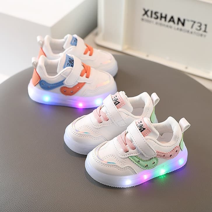 Tênis Infantis para Meninos e Meninas de 0 a 8 Anos com Luzes LED, Calçados Casuais Leves e Macios KVD4