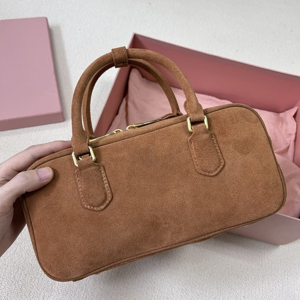 2025 Bolsa de ombro novo estilo, bolsa Crossbody de couro de madeira de primavera feminina Boston.