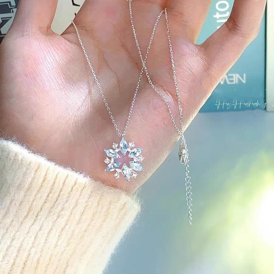Ins temperamento simples doce Super fada céu azul piscando diamante floco de neve colar feminino nicho luz luxo livre me