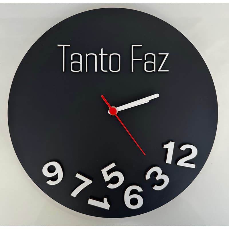 Relógio de Parede Tanto Faz em MDF com apliques