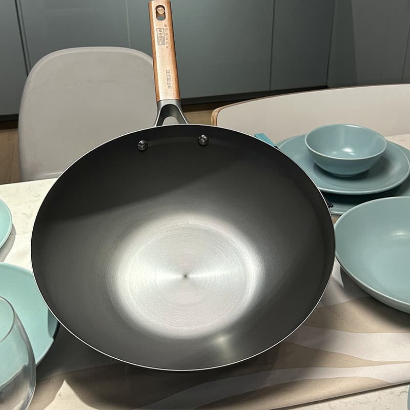Zhongkang wok leve ferro fino doméstico não revestido nitreto profundo wok fogão de indução fogão a gás Universal 32CM