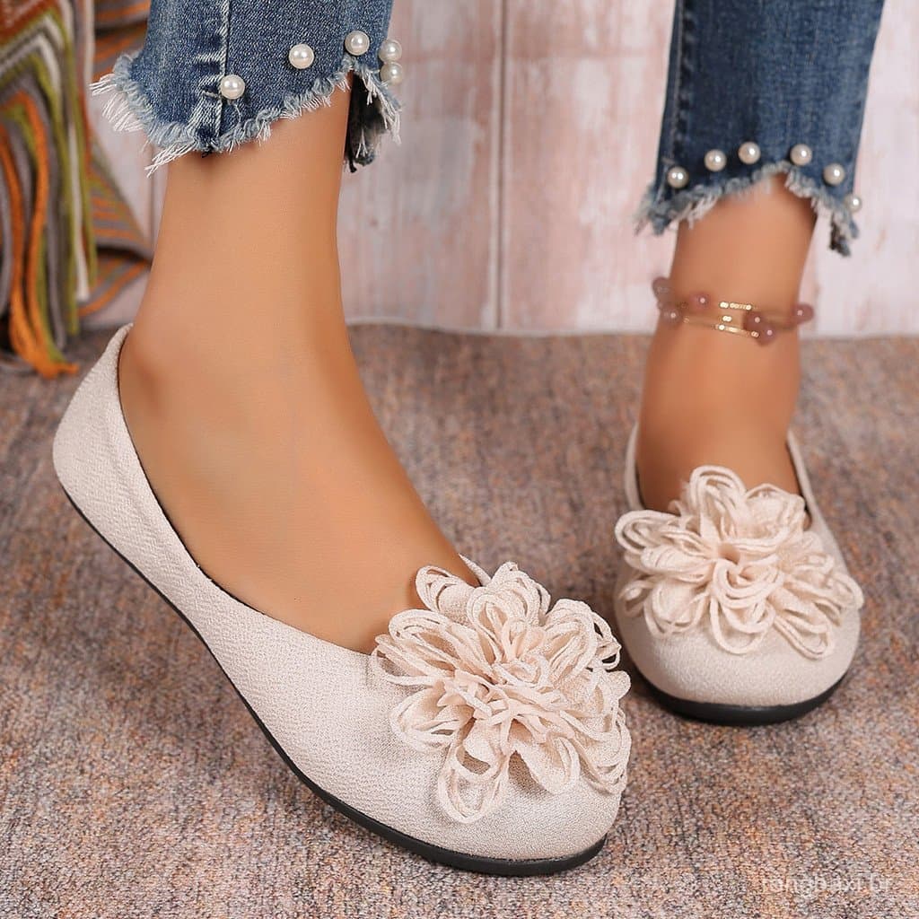 2024 Outono Novo Estilo Tamanho Grande Sapatos Baixos Mulheres Bombas Europeias Americanas.