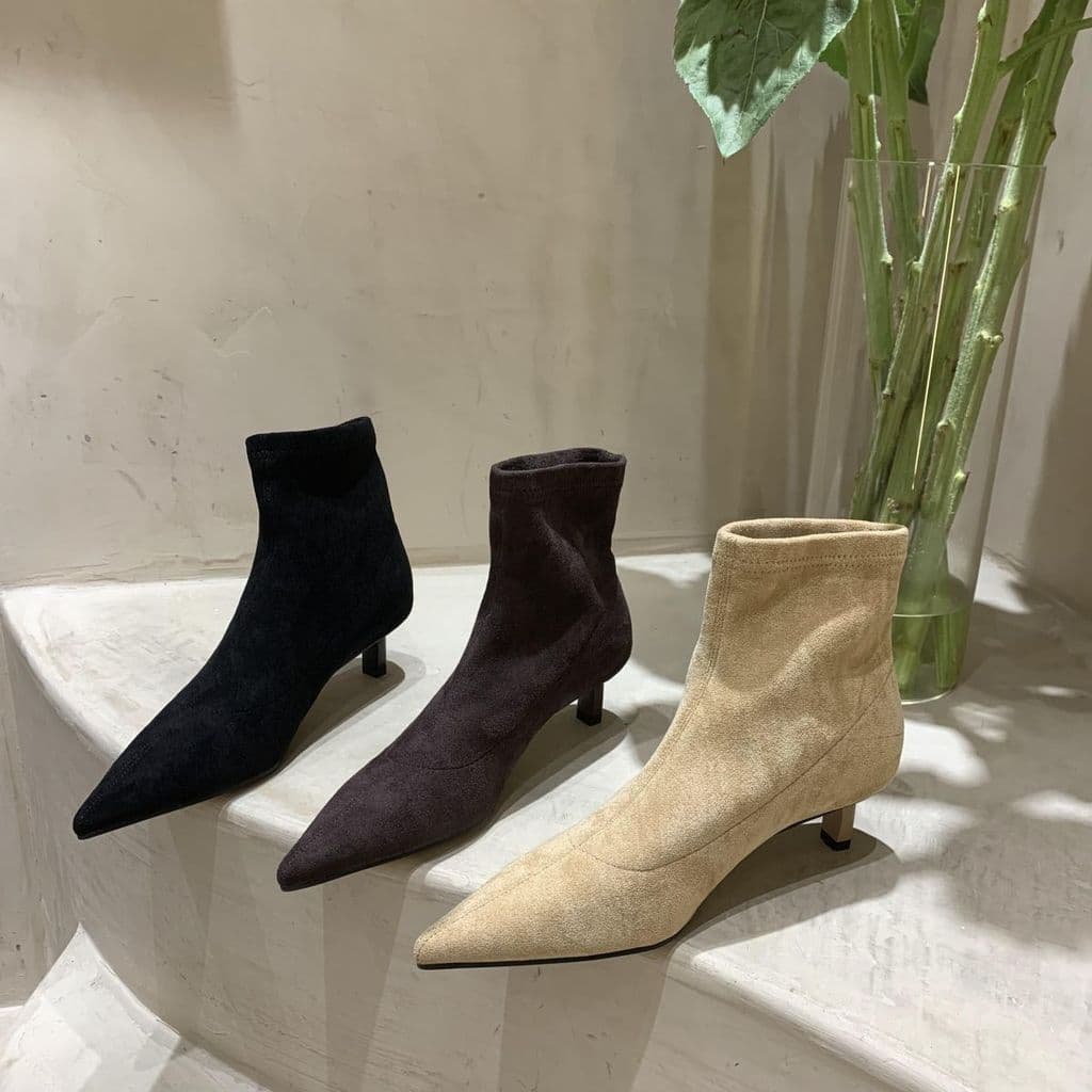 Botas Elásticas de Salto Fino com Bico Fino Outono/Inverno 2026, Botas de Cano Médio Elegantes para Celebridades da Inte