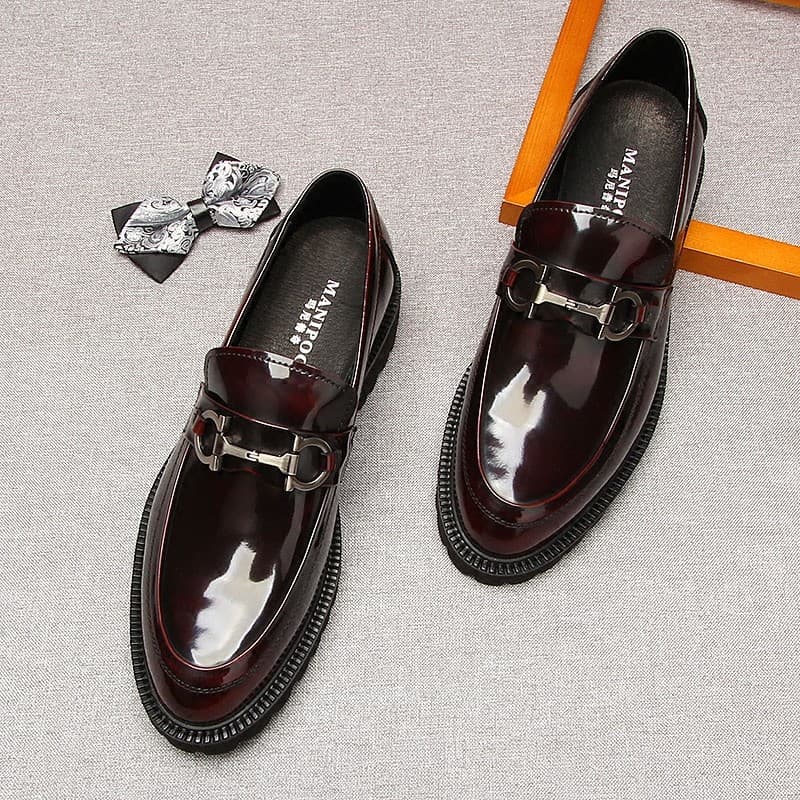 Novo estilo mocassins de couro genuíno versão coreana sapatos de couro envernizado masculino negócios Casual sola grossa