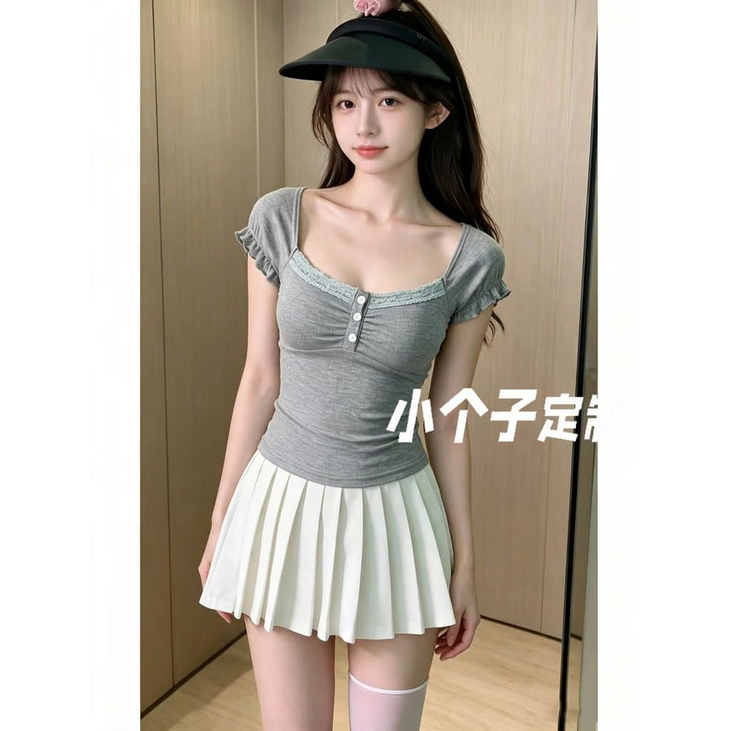 Camiseta estilo menina quente cinza Slim de manga curta verão estilo Preppy pequeno 150 usar saia plissada branca terno