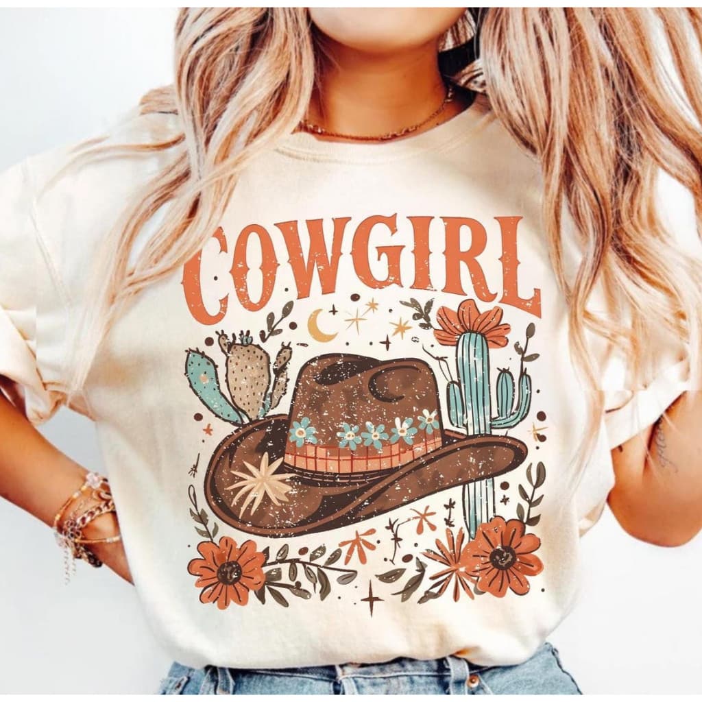 Camiseta T-shirt Unissex Algodão Cowgirl Chapeu e Cactus