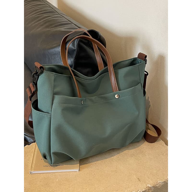 Estilo simples grande capacidade Commuter sacola feminina Casual All-Match grande saco de náilon pano computador moda um