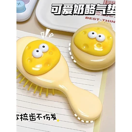 Bonito dos desenhos animados queijo Airbag pente almofada de ar dobrável espelho pente um Mini pequeno pente pequeno por