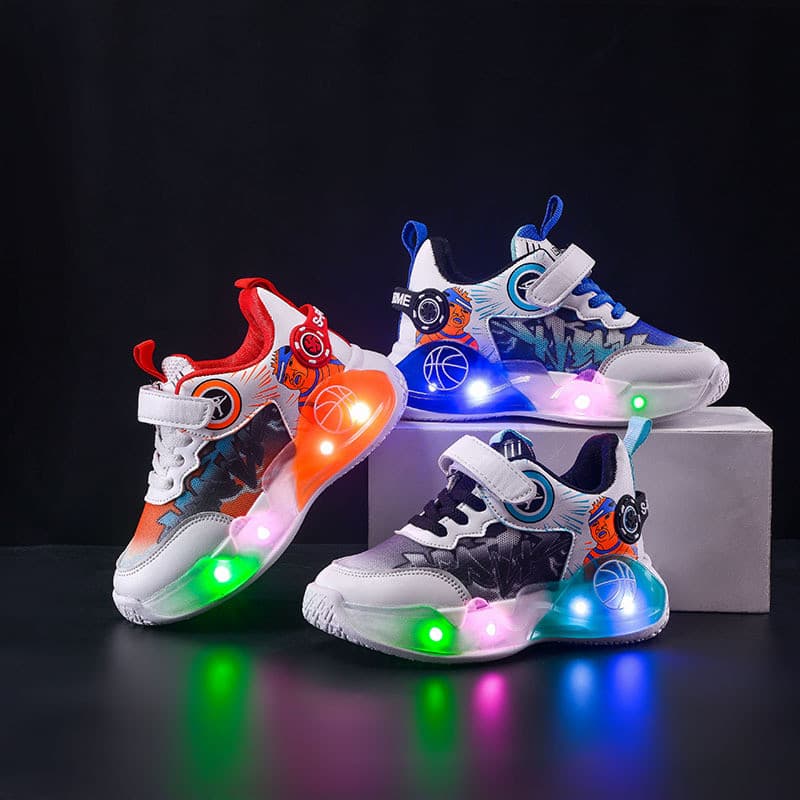 Calçados esportivos para meninos novo estilo LED Light-Up sapatos infantis médio grande malha infantil respirável tênis
